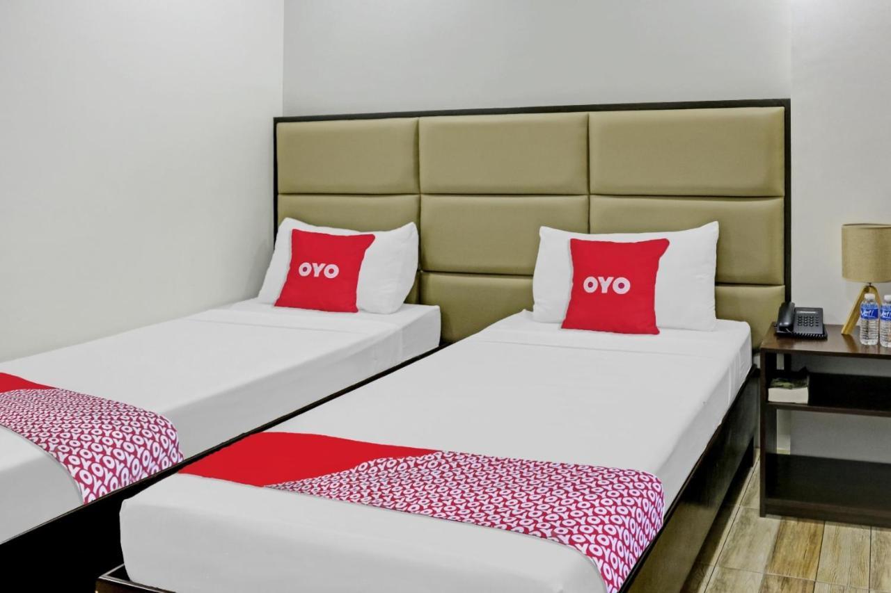 Oyo 869 Jnv Dream Hotel Subic Exterior foto